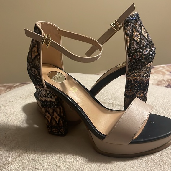 New exé platform shoes. - Picture 7 of 8